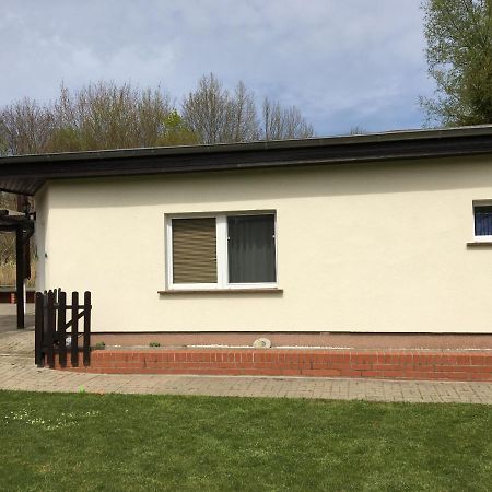 Schoener Ferienbungalow Umgeben Von Natur Und Nicht Weit Zur Ostsee Neubukow ภายนอก รูปภาพ