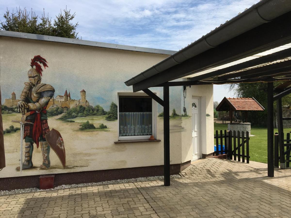Schoener Ferienbungalow Umgeben Von Natur Und Nicht Weit Zur Ostsee Neubukow ภายนอก รูปภาพ