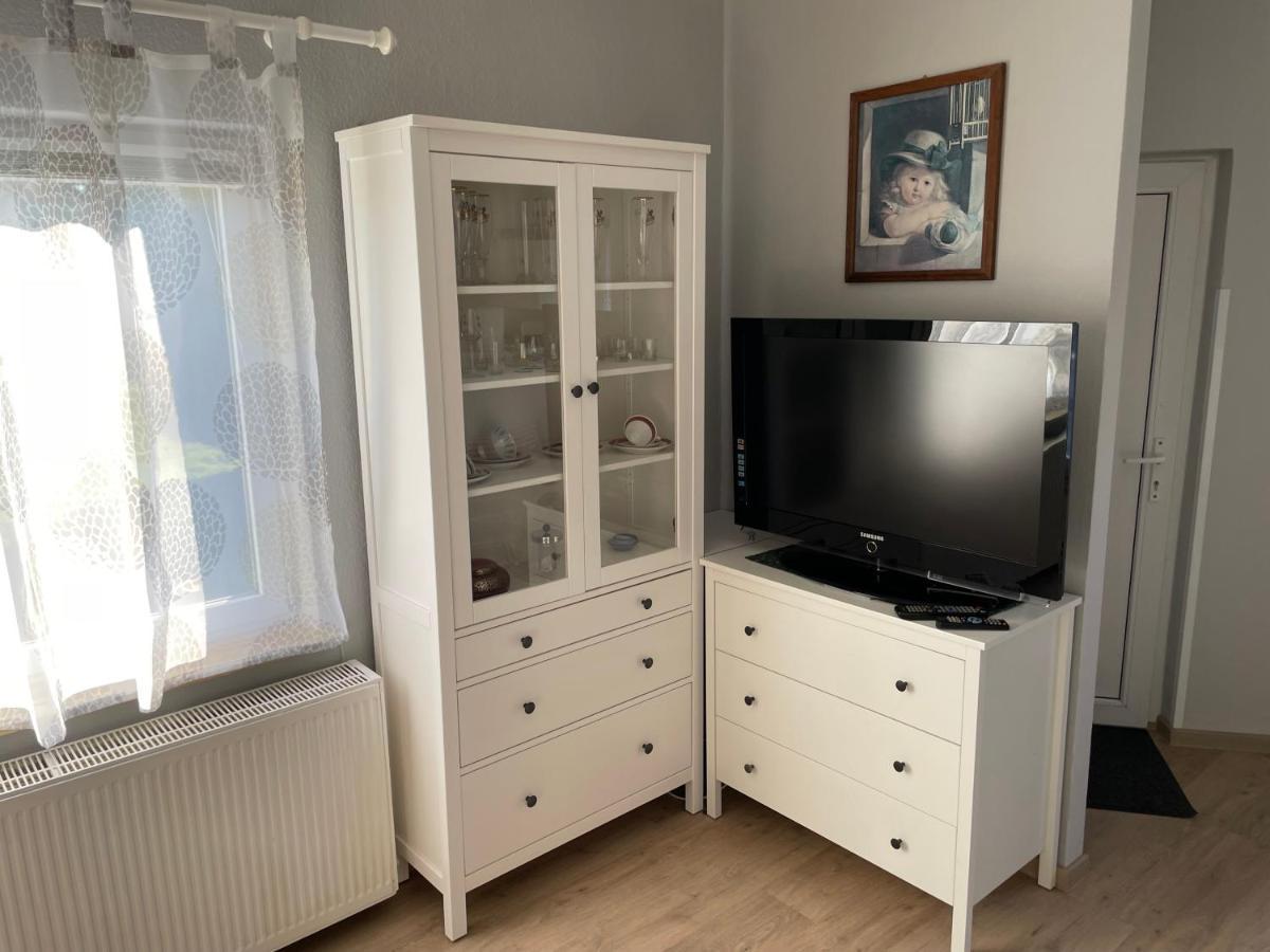 Schoener Ferienbungalow Umgeben Von Natur Und Nicht Weit Zur Ostsee Neubukow ภายนอก รูปภาพ